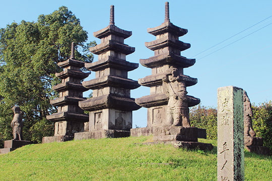 隼人塚の石塔